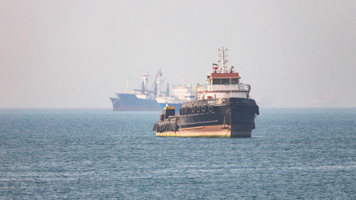 Un barco de Corea del Sur sufre una 'explosión' e 'incendio' en estrecho de Ormuz