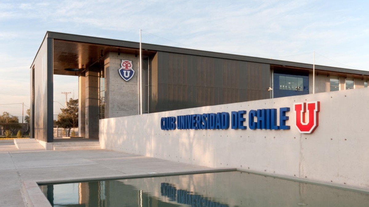 Caso Sartor: Fiscalía y PDI allanan oficinas de Azul Azul en el CDA y la casa de Michael Clark