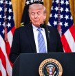 Donald Trump informó este lunes que las fuerzas militares de EEUU derribaron siete lanchas iraníes en el estrecho de Ormuz. Además, señaló que Irán ha realizado algunos disparos contra barcos de países no implicados en el conflicto.