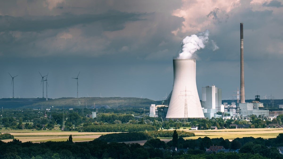 Inyección de 100 millones de dólares: Estados Unidos inicia la carrera por la nueva bomba atómica 'aniquiladora' de búnkeres