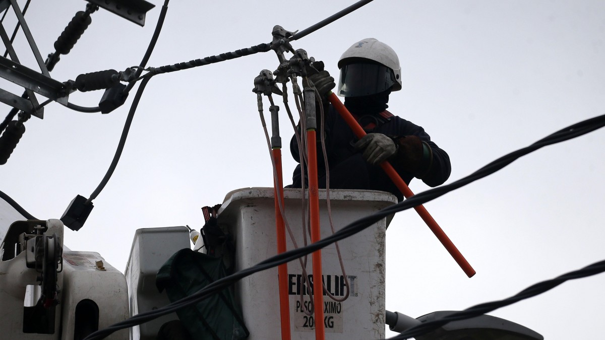 Cortes de luz en la Región Metropolitana: Ocho comunas tendrán interrupciones este miércoles 5 de mayo