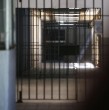 Un grave incidente se registró al interior de la cárcel de La Serena, donde dos internos resultaron con lesiones de consideración tras un incendio ocurrido dentro de la celda que compartían.