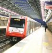 A través de sus redes sociales, Metro de Santiago informó que siete estaciones de la L4 se encuentran cerradas. El aviso se da a poco tiempo de que comience la hora peak.