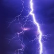 La Dirección Meteorológica de Chile (DMC) actualizó su aviso de tormentas eléctricas al sumar una séptima región que será afectada por el fenómeno acompañado de probables granizadas. ¡Detalles!