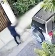 Revisa en detalle los registros que muestran el momento en que un hombre fue interceptado por delincuentes que lo amenazaron con un arma tipo Uzi en Providencia. La víctima quedó herida de gravedad.