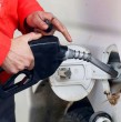 Conoce detalles sobre un posible aumento en el precio de la bencina a partir de este jueves 7 de mayo. Los expertos proyectan un aumento de $35, pero el Gobierno pide cautela.