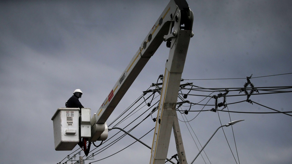Cortes de luz de hasta seis horas: Estas son las 5 comunas de la RM afectadas este jueves 6 de mayo