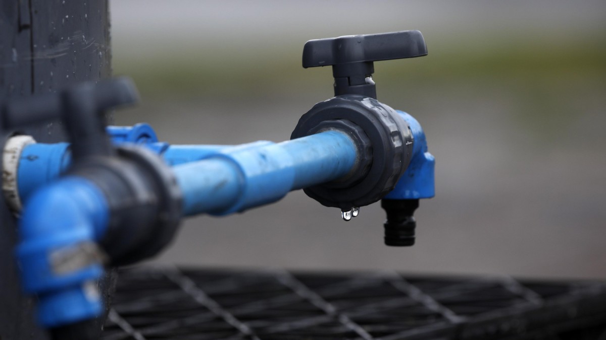 Por hasta 15 horas: Anuncian corte de agua en cuatro comunas de Santiago para este jueves