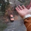 Videos captaron la caída de granizos en La Florida y la acumulación de agua en calles y rutas de la Región Metropolitana por el sistema frontal que afecta a gran parte de la zona sur y central este miércoles.