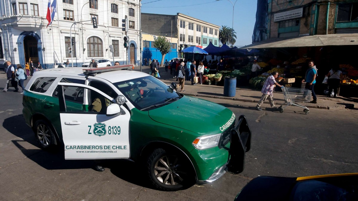 Una radiografía lo confirmó: Asaltante robó cadena de oro a turista y se la tragó al ser descubierto por Carabineros