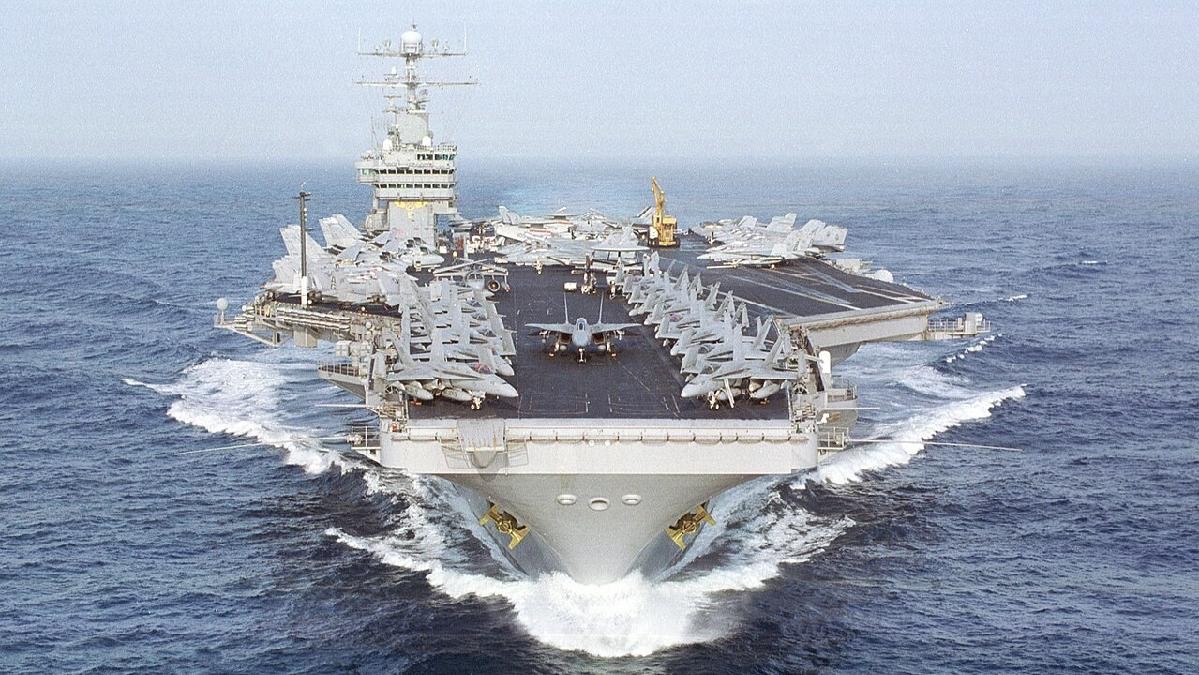 Regresa un veterano: portaaviones USS Eisenhower completa su modernización antes de lo previsto tras 15 meses de mejoras