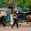 La Encuesta  reveló que el 68,5% de los hogares de Venezuela vive en pobreza, con servicios públicos colapsados, exclusión escolar masiva y un salario mínimo que no alcanza ni para la mitad de la canasta alimentaria.