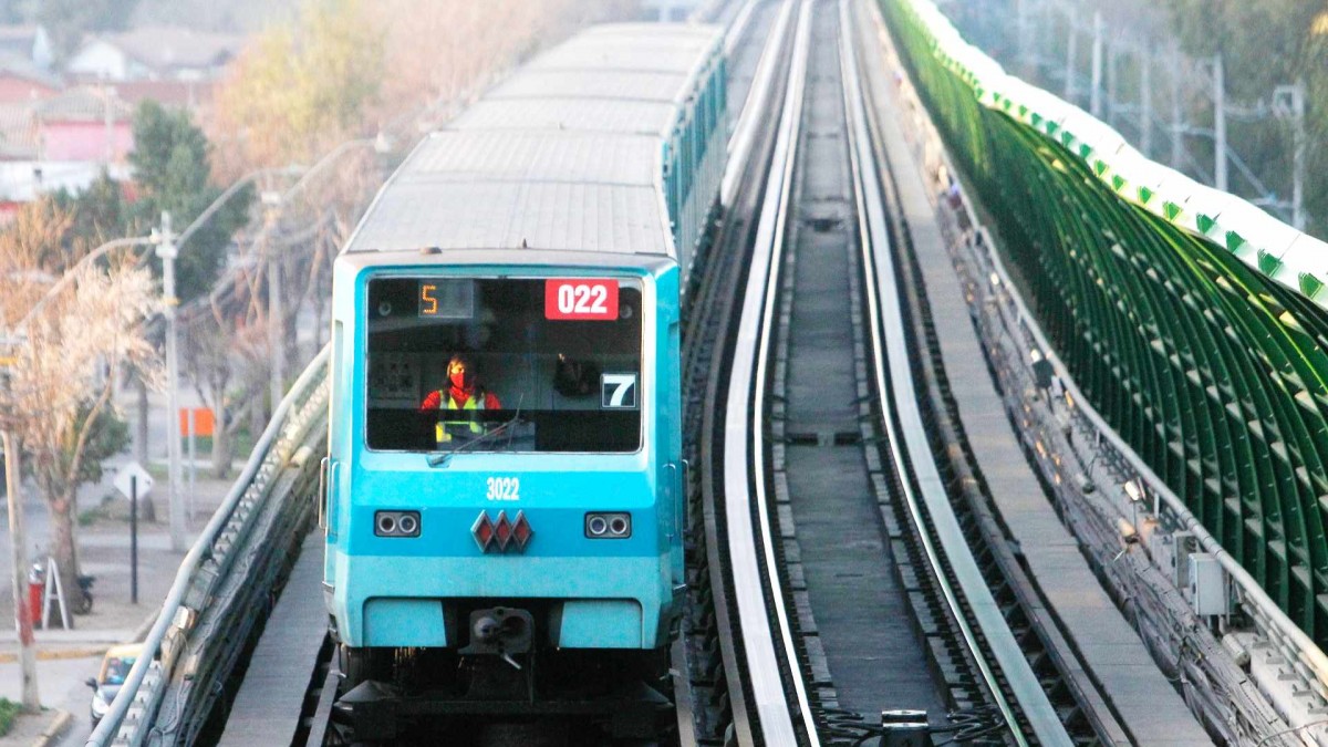 Metro de Santiago informa cierre de cuatro estaciones de la Línea 5