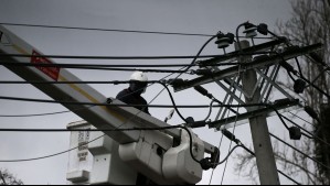 Hasta seis horas sin suministro: Siete comunas de la Región Metropolitana tendrán cortes de luz este viernes