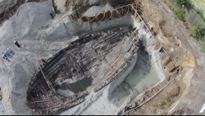 Abrieron un hoyo para construir un edificio y encontraron un barco del siglo XIV enterrado bajo la ciudad