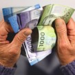 Conoce cómo puedes revisar si eres beneficiario del Bono Invierno, que ya comenzó con sus pagos para este año. Revisa en detalle los requisitos y el monto que entrega este 2026.