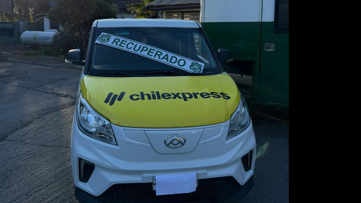 Carabineros recuperó vehículo de Chilexpress que fue robado usando un fusil