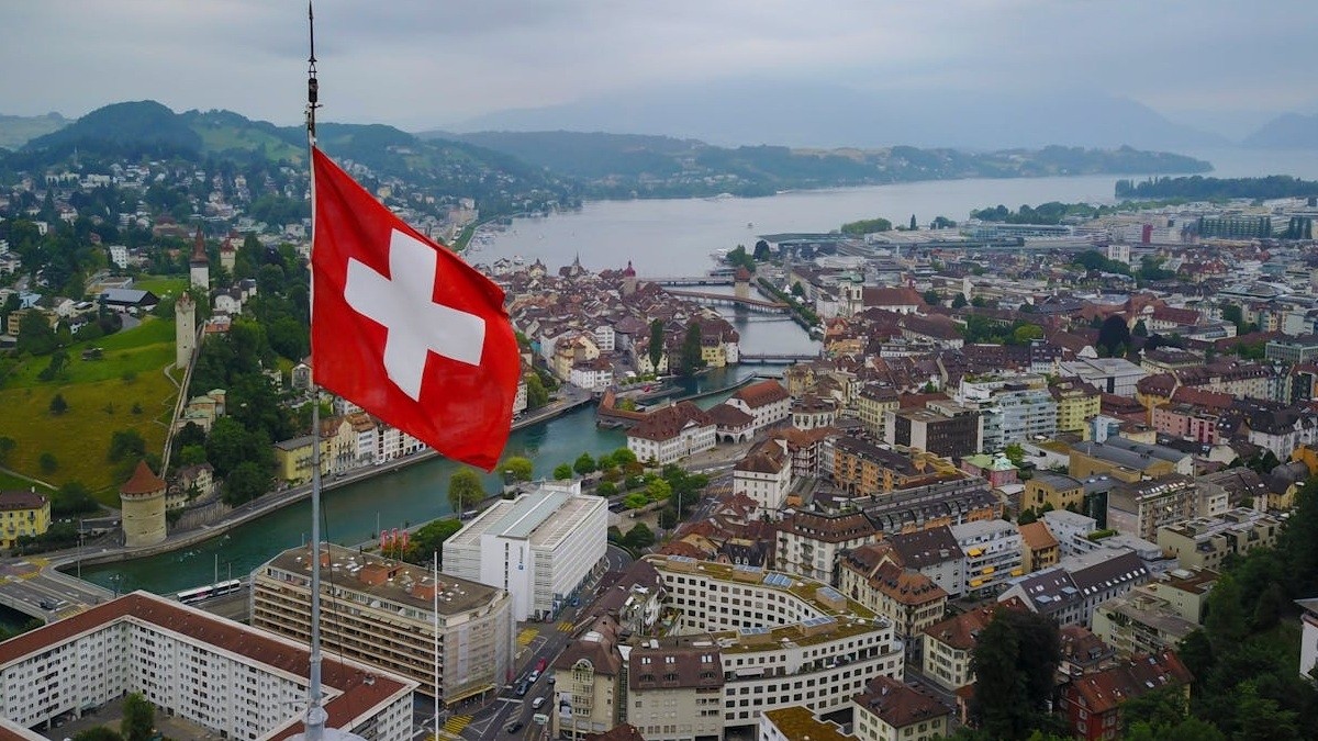 Residencia legal en Suiza: los cinco principales requisitos y cómo realizar el proceso paso a paso