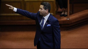 Diputado Javier Olivares denuncia que fue agredido junto a asesor en sede de club deportivo: 'Ambos con lesiones leves'
