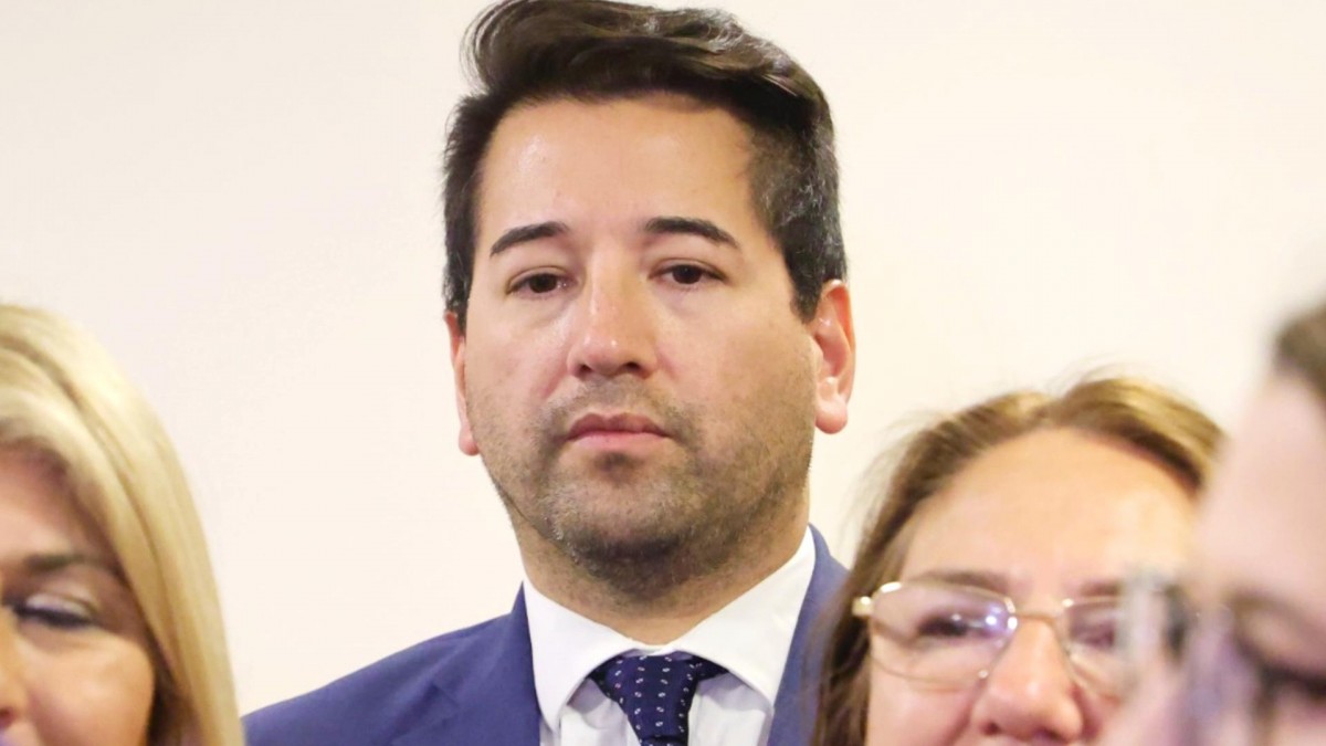 Rechazo transversal en mundo político por agresión contra diputado Olivares: 'La violencia no se puede permitir en ningún evento'