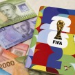 La edición 2026 es la más grande en la historia de Panini: 980 estampas que abarcan las 48 selecciones del torneo. Muchos asumieron que eso la convertía automáticamente en la más cara.