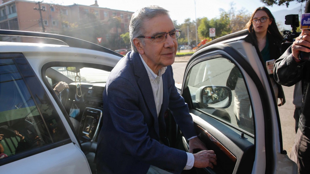 Joaquín Lavín padre va a Capitán Yáber intentando ver a su hijo: 'Si alguna vez pasa algo conmigo, lo enfrentaré como corresponde'