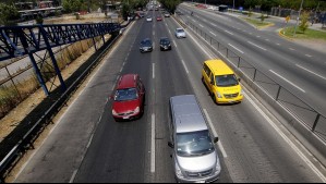Mujer podría quedar parapléjica tras ser impactada por trozo de metal que cayó desde pasarela en la Ruta 5 Sur