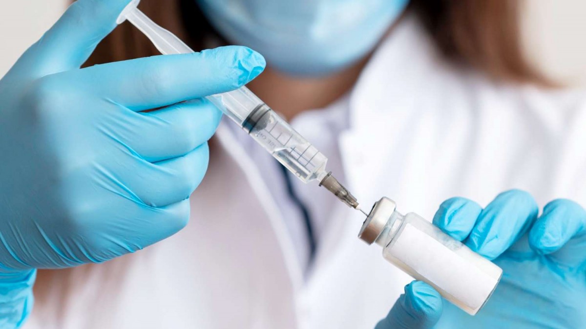 ISP emite alerta de retiro del mercado para lote de antibiótico: Tiene partículas contaminantes