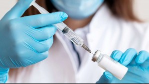 ISP emite alerta de retiro del mercado para lote de antibiótico: Tiene partículas contaminantes