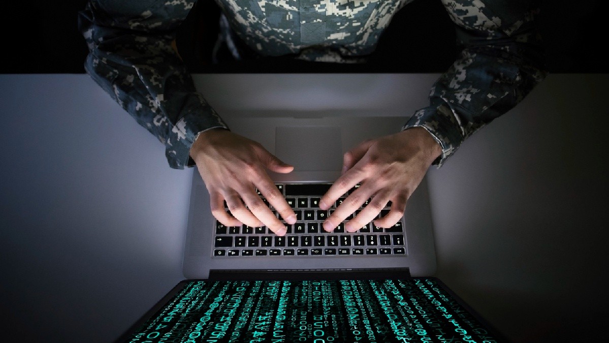 Código fantasma: la amenaza invisible de los 'agentes durmientes' de IA militar y por qué son difíciles de detectar