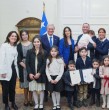 El Presidente José Antonio Kast encabezó la entrega de la denominada ?Gracia Presidencial al Séptimo Hijo, un beneficio económico destinado a familias cuyos hijos sean el séptimo niño o niña del mismo sexo dentro del grupo familiar