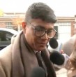 El cantante Américo llegó hasta el Juzgado de Garantía de San Javier, región del Maule, para su formalización por el delito de lesiones en el contexto de violencia intrafamiliar en contra de su entonces pareja, la actriz Yamila Reyna.