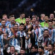 Desde el retiro del Fideo Di María hasta las lesiones y el paso del tiempo, la Argentina campeona del mundo renovó piezas clave. Quiénes se van, quiénes llegan y qué nombres son inamovibles para Scaloni.