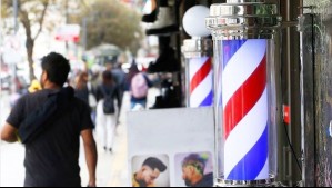 Contraloría frena restricciones a barberías: Podrán volver a funcionar durante la noche