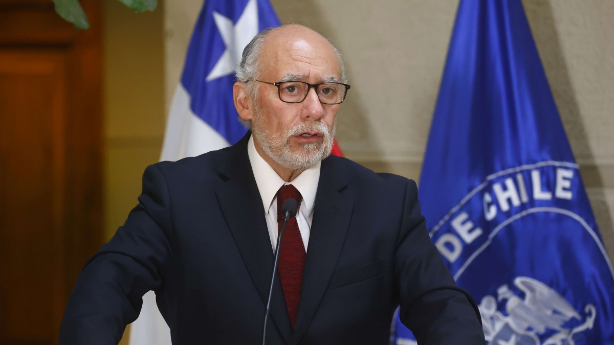 Senador Flores responde a Kast por dichos sobre expulsión de migrantes: 'No se gobierna con metáforas'