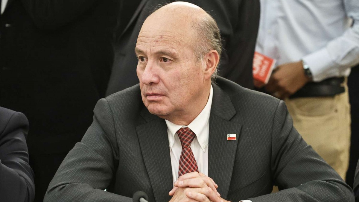 Proyecto Reconstrucción Nacional: Ministro Quiroz acusó a diputados de emitir 'seguidilla de afirmaciones y frases ignorantes'