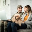 Si eres migrante ilegal en Estados Unidos, el hecho de decir sí al matrimonio con un integrante de las Fuerzas Armadas te convierte en residente y el proceso de ciudadanía es más rápido.