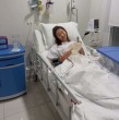 Naya Fácil reapareció en redes sociales tras varios días de ausencia para contar que se sometió a una nueva intervención quirúrgica, esta vez enfocada en reducir sus implantes mamarios
