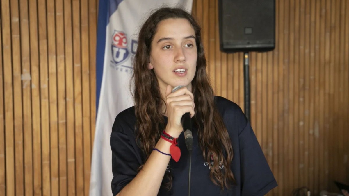Laura Mlynarz, la nueva presidenta de la FECh: ingeniería, fútbol y apellido con historia