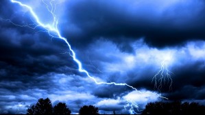 'Borde de ataque de baja segregada': Meteorología emite alerta por tormentas eléctricas en una zona de la región de Valparaíso