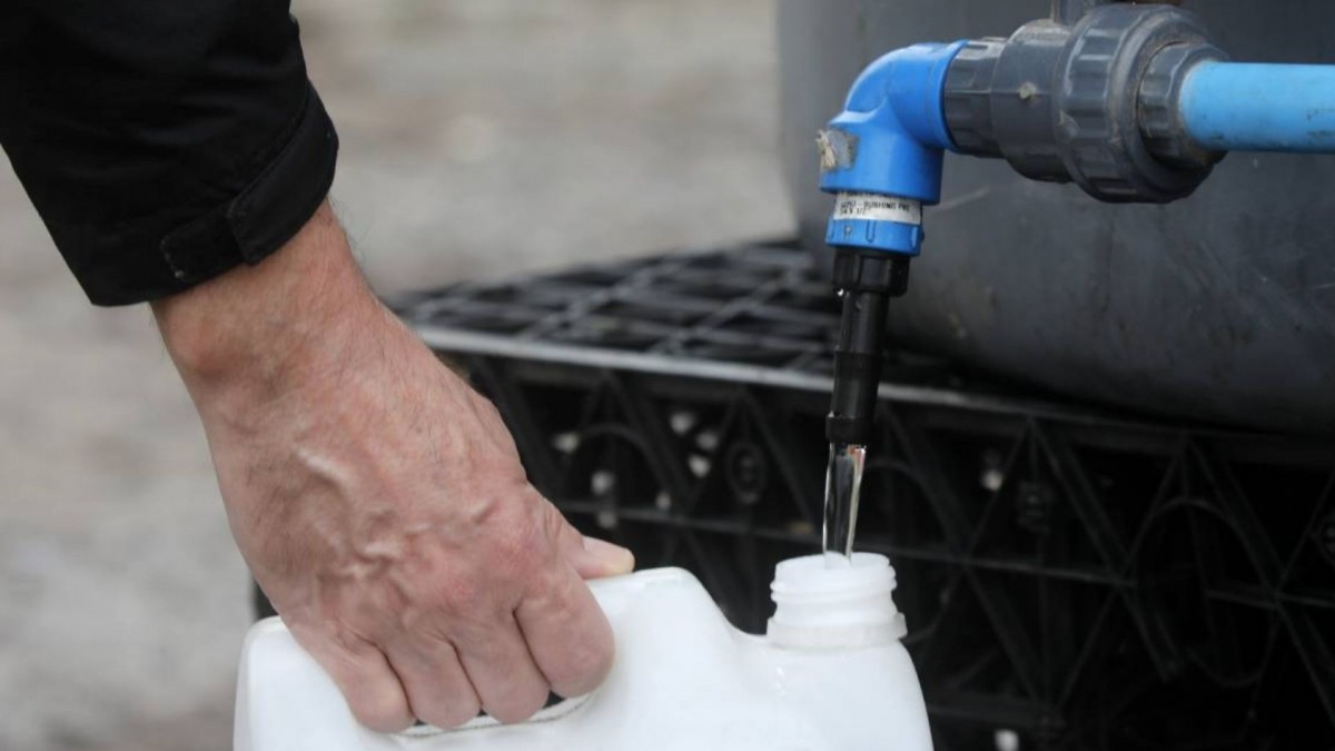 Por hasta 12 horas: Anuncian corte de agua en dos comunas de Santiago para este viernes