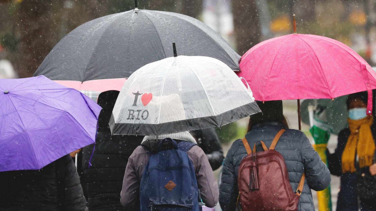 Posibles lluvias para la Región Metropolitana este viernes: ¿En qué momento del día y en qué zonas se registrarían?