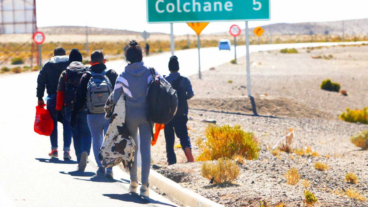 Nueva propuesta del Gobierno busca que hospitales y colegios reporten a migrantes irregulares para eventuales expulsiones