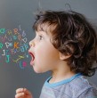 Esta condición impacta a niños que, a pesar de comprender el lenguaje, no pueden coordinar los movimientos necesarios para articular las palabras correctamente. La frustración es inmensa, tanto para ellos como para sus familias.