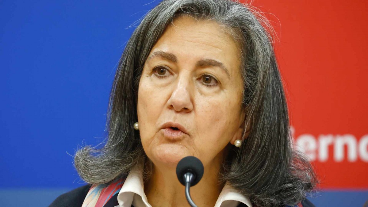 Ministra Chomali se distancia del Gobierno por idea de reportar a migrantes irregulares que acudan a centros de salud