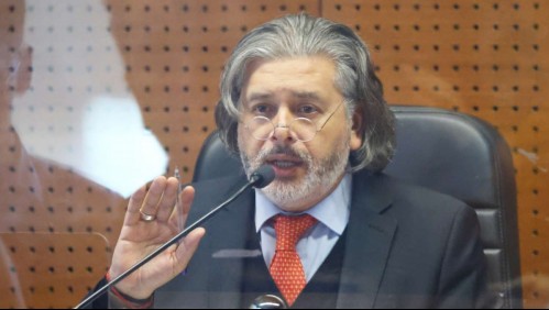 Por un voto: Corte salva a juez Urrutia y descarta sanción por viaje al extranjero con licencia médica