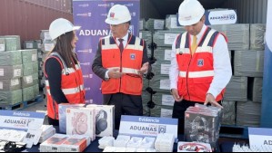 Carga avaluada en más de $2.300 millones: Incautan más de 364.000 artículos tecnológicos falsificados en puerto de San Antonio