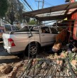 Un impresionante accidente se registró este sábado en la comuna de Puente Alto, en donde una camioneta que transitaba a exceso de velocidad quedó incrustada en una casa. ¡Detalles!