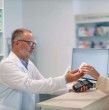 La propuesta apunta a generar una compensación económica directa para familias vulnerables, mediante un sistema de reembolso estatal asociado a compras realizadas en el comercio formal.