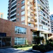 La madre de la niña de 2 años que murió tras caer del piso 11 de un edificio en Las Condes, el domingo en la tarde, anunció una querella contra el padre por homicidio simple por omisión.